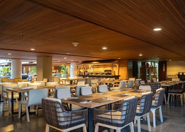 Bedrock Hotel Kuta Hotel 4*
