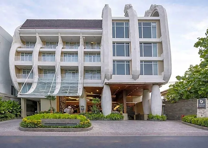 Bedrock Hotel Kuta Hotel 4*