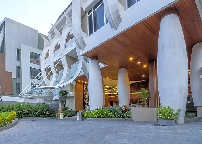 Hotel Bedrock Hotel Kuta 4*