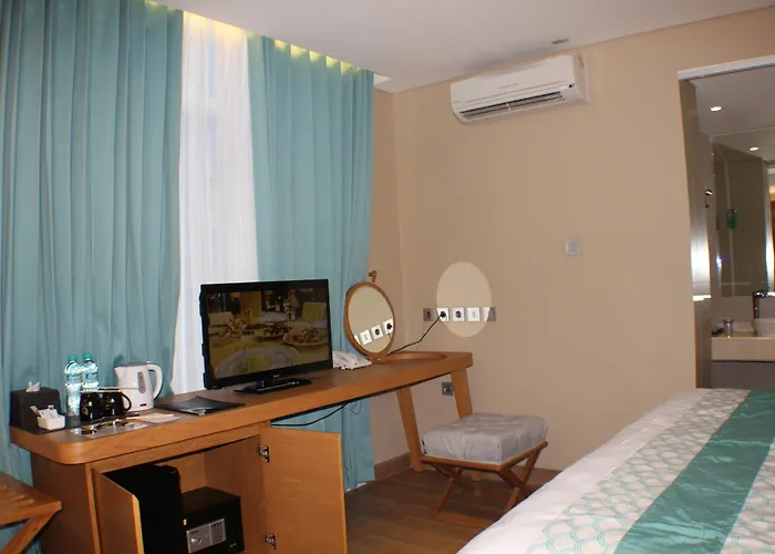 Hotel Bedrock Hotel Kuta 4*